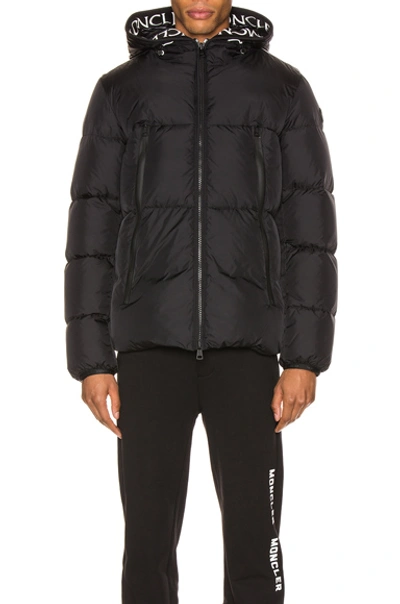 Moncler Montclar Jacket In Black