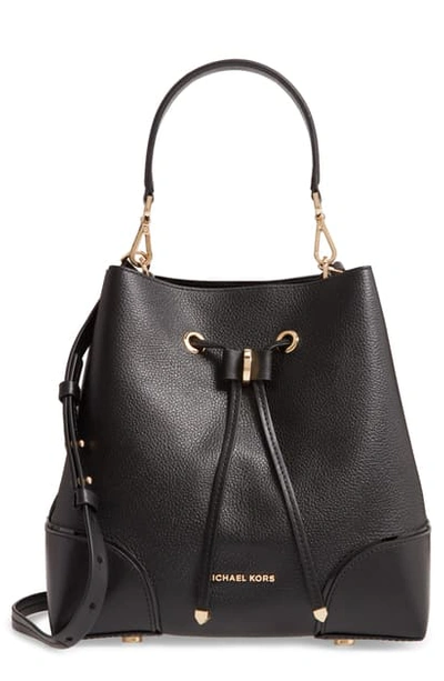 Shop Michael Michael Kors Medium Mercer Leather Shoulder Bag In Black