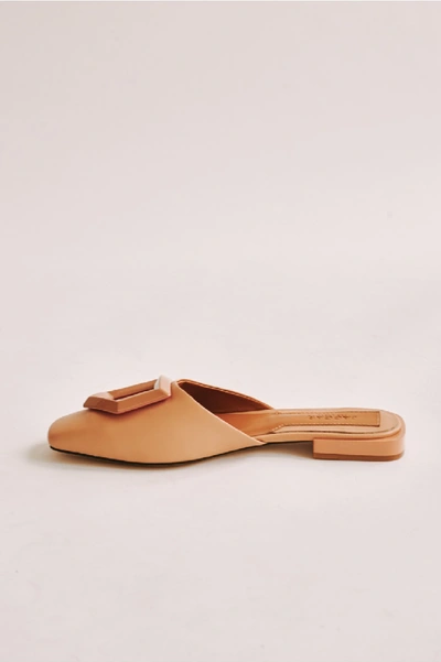 Shop Jaggar Ornament Leather Flat In Amberlight