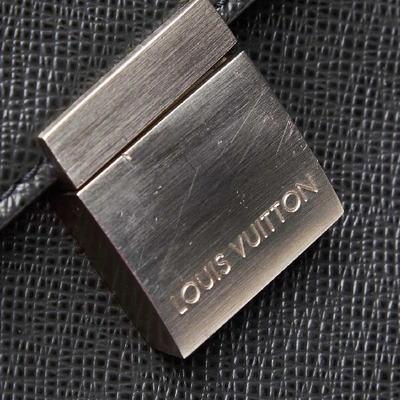 Louis Vuitton Black Taiga Porte-Document Angara Briefcase Leather  ref.132794 - Joli Closet