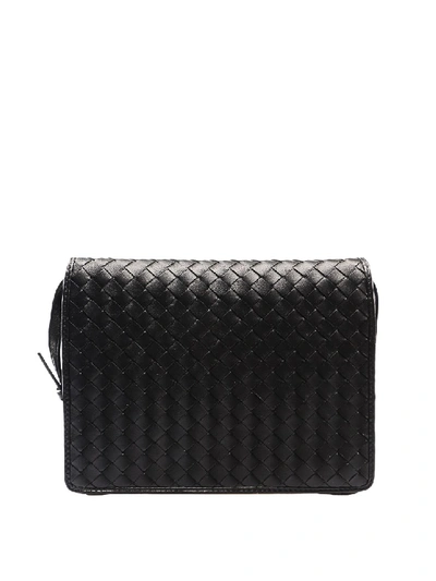 Shop Bottega Veneta Black Intrecciato Leather Messenger Bag