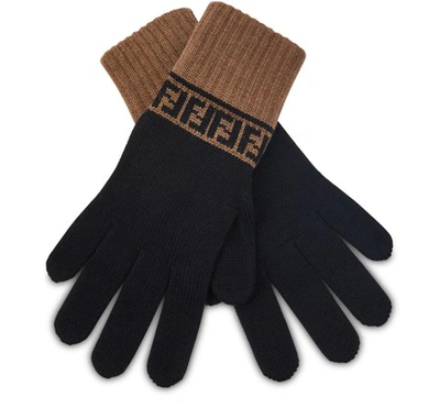 Shop Fendi Ff Gloves In Nero