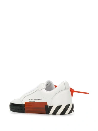 OFF-WHITE STRIPED LOW TOP SNEAKERS - 白色