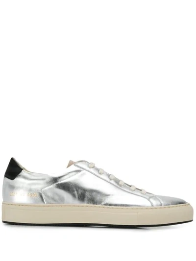 Common Projects Low-top Metallic Trainers In Silver
