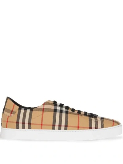 Shop Burberry Sneakers Mit Vintage-check In Neutrals