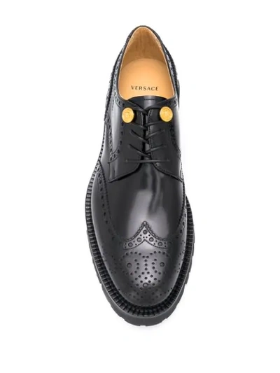 VERSACE MEDUSA EMBOSSED BUTTON BROGUES - 黑色