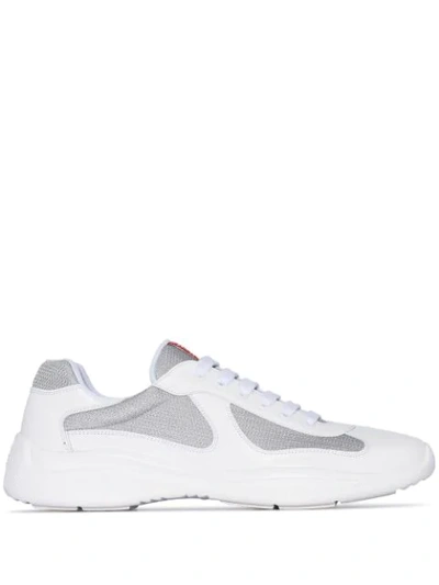 PRADA WHITE AND SILVER TONE AMERICAS CUP LOW TOP PATENT LEATHER SNEAKERS - 白色