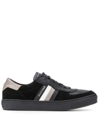 Shop Tommy Hilfiger Signature Lo-top Sneakers In 990