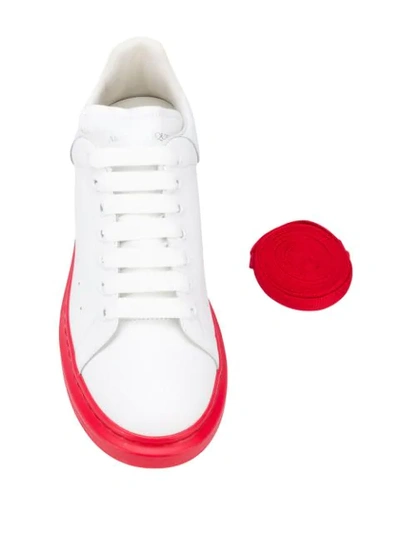 ALEXANDER MCQUEEN CONTRAST PLATFORM LOW SNEAKERS - 白色