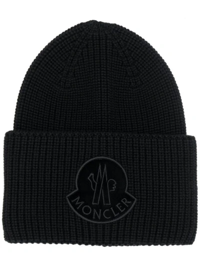 Shop Moncler Logo Patch Beanie In 黑色