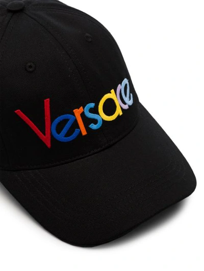 VERSACE BLACK MULTICOLOURED EMBROIDERED LOGO CAP - 黑色