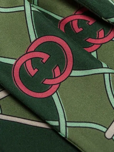GUCCI GREEN AND RED GG LOGO PRINT SILK SCARF - 绿色