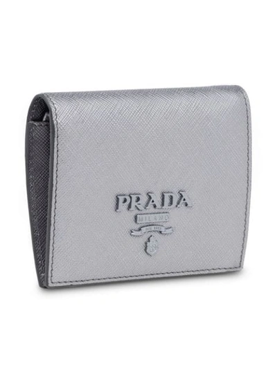 Shop Prada Portemonnaie Mit Logo-schild In Grey