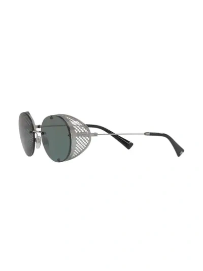 Shop Valentino Garavani Round Frame Sunglasses In Metallisch