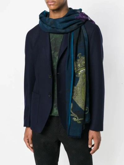 Shop Etro Schal Mit Batikmuster In Blue