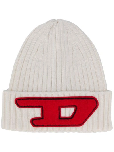 Shop Diesel Beanie Mit Logo-patch In 129  White 