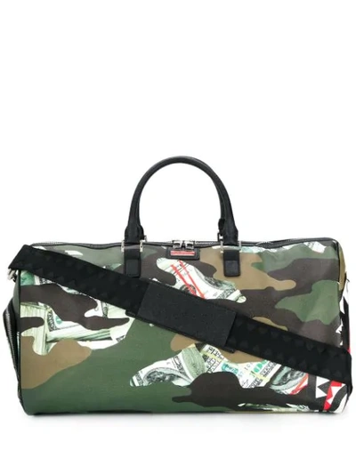 Shop Sprayground Reisetasche Mit Camouflage-print In Green