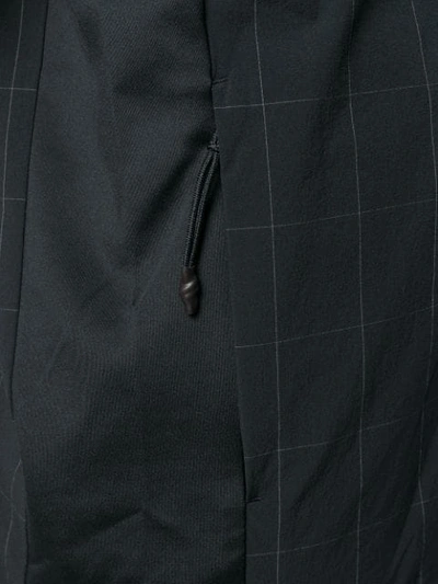 格纹套头式夹克