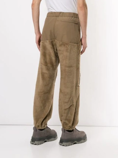 UNDERCOVER SHEARLING DETAIL TROUSERS - 棕色
