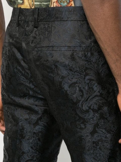 Shop Dolce & Gabbana Chino Mit Blumen-print In Black