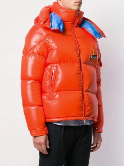 MONCLER LOGO PATCH PUFFER JACKET - 橘色