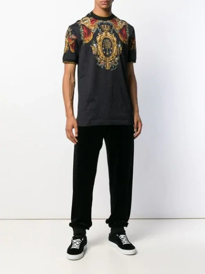 Shop Dolce & Gabbana T-shirt Mit Barock-print In Black