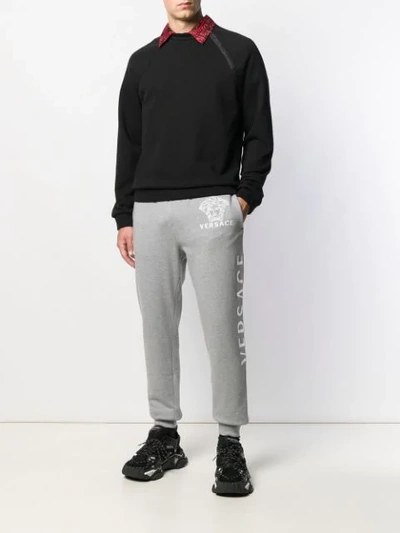 VERSACE MEDUSA PRINT TRACK PANTS - 灰色