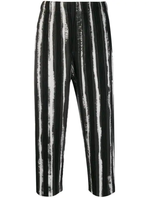 Pleats Please Issey Miyake Gestreifte Cropped Hose In Black Modesens