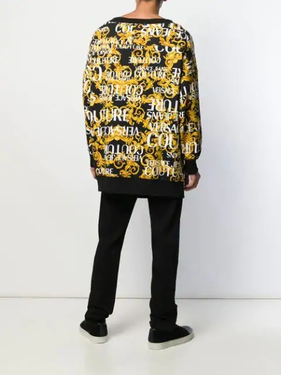 VERSACE JEANS BAROQUE LOGO-PRINT SWEATSHIRT - 大地色