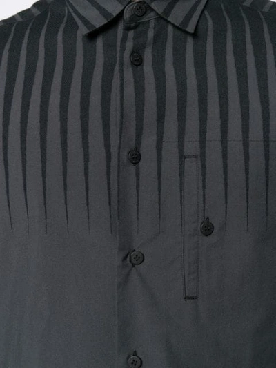 ISSEY MIYAKE MEN 双陆棋盘式条纹衬衫 - 灰色