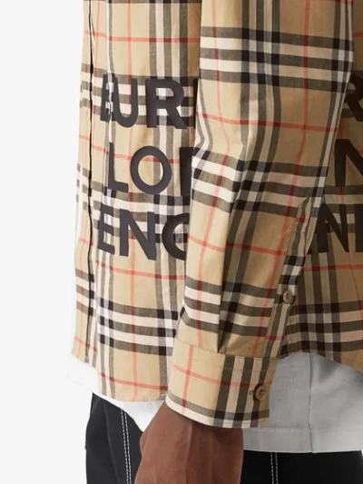 Shop Burberry Oversized-hemd Mit Logo In Neutrals