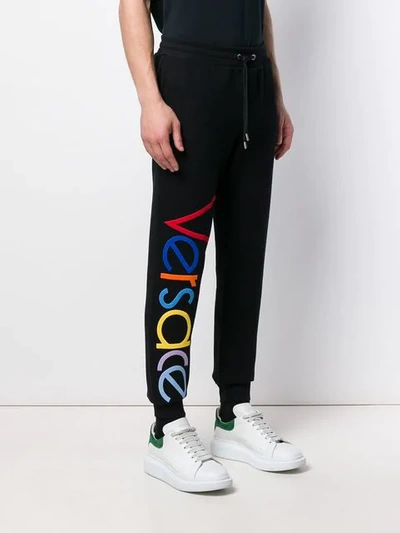 VERSACE EMBROIDERED LOGO JOGGERS - 黑色