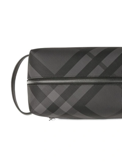 Shop Burberry Clutch Mit London-check In Black