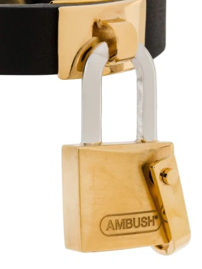 AMBUSH 挂锁吊饰真皮手链 - 黑色