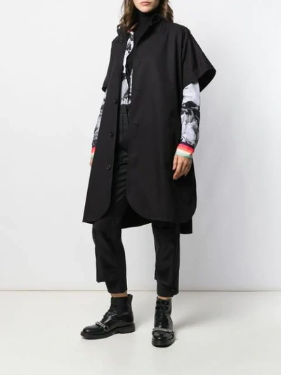 BURBERRY LOGO SLEEVELESS COAT - 黑色