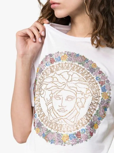 Shop Versace T-shirt Mit Medusa-print In White