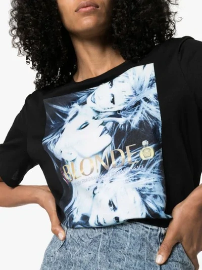 VERSACE DONATELLA GRAPHIC PRINT T-SHIRT - 黑色