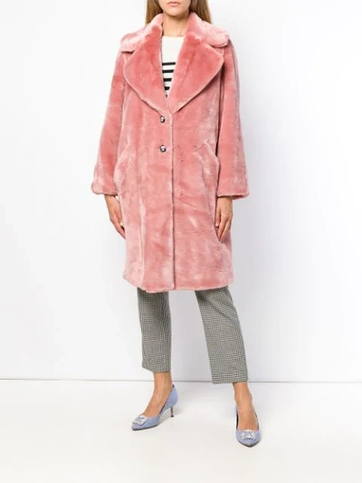 Shop Shrimps 'eamon' Mantel Aus Faux Fur In Pink