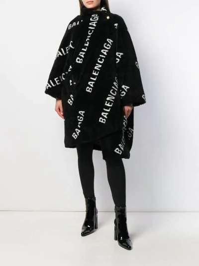 BALENCIAGA ALL OVER LOGO COAT - 黑色