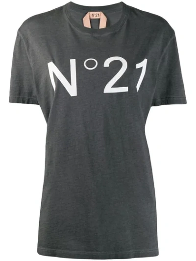 Shop N°21 Logo Print T-shirt In 8758 Grigio