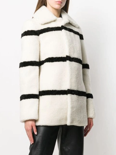 SAINT LAURENT STRIPED SHEARLING COAT - 白色