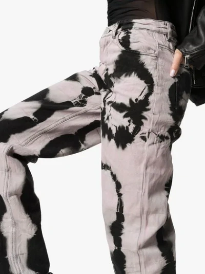 Shop Ashley Williams Jeans Mit Batikmuster In 108 - Multicoloured