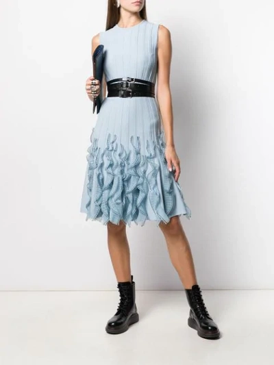 Shop Alexander Mcqueen Kleid Mit Rüschensaum In 4056 Poet Blue Black