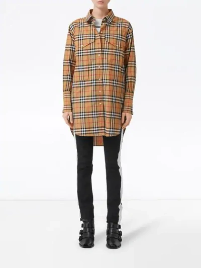 Shop Burberry Oversized-hemd Mit Vintage-check In Neutrals