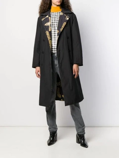 Shop Versace Trenchcoat Mit Logo-print In Black