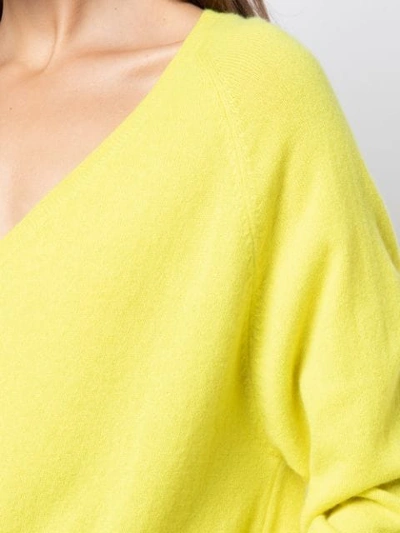 Shop A Shirt Thing Pullover Mit V-ausschnitt In Yellow