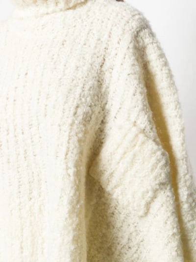 JACQUEMUS TURTLENECK KNITTED PONCHO - 白色