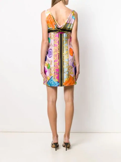 Shop Versace Kleid Mit "blonde"-print In Pink