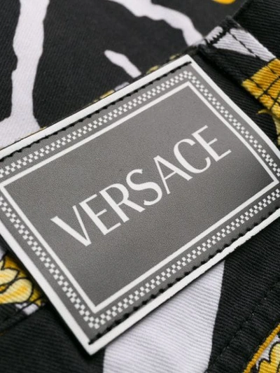 VERSACE BAROQUE PRINT SHORTS - 黑色