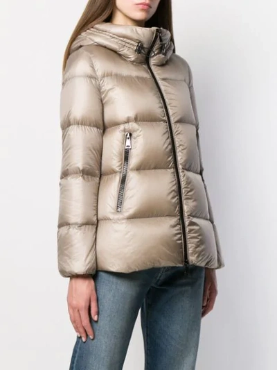 MONCLER SERITTE GLOSSY PUFFER JACKET - 大地色